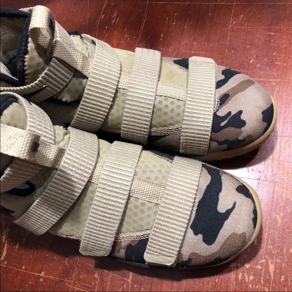 Nike LeBron Soldier XI  Basketball Shoes Sz 7Y - Picture 6 of 6